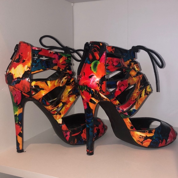 Steve Madden Vibrant Floral Stiletto - Picture 2 of 5